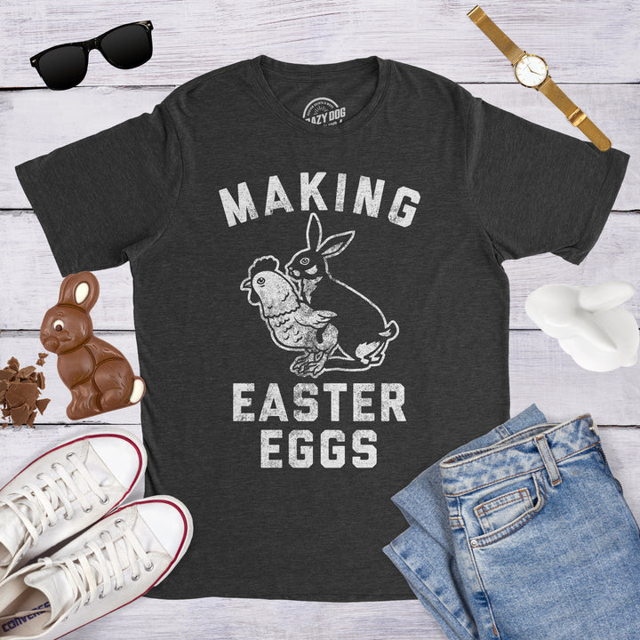 Making Easter Eggs Men's T Shirt