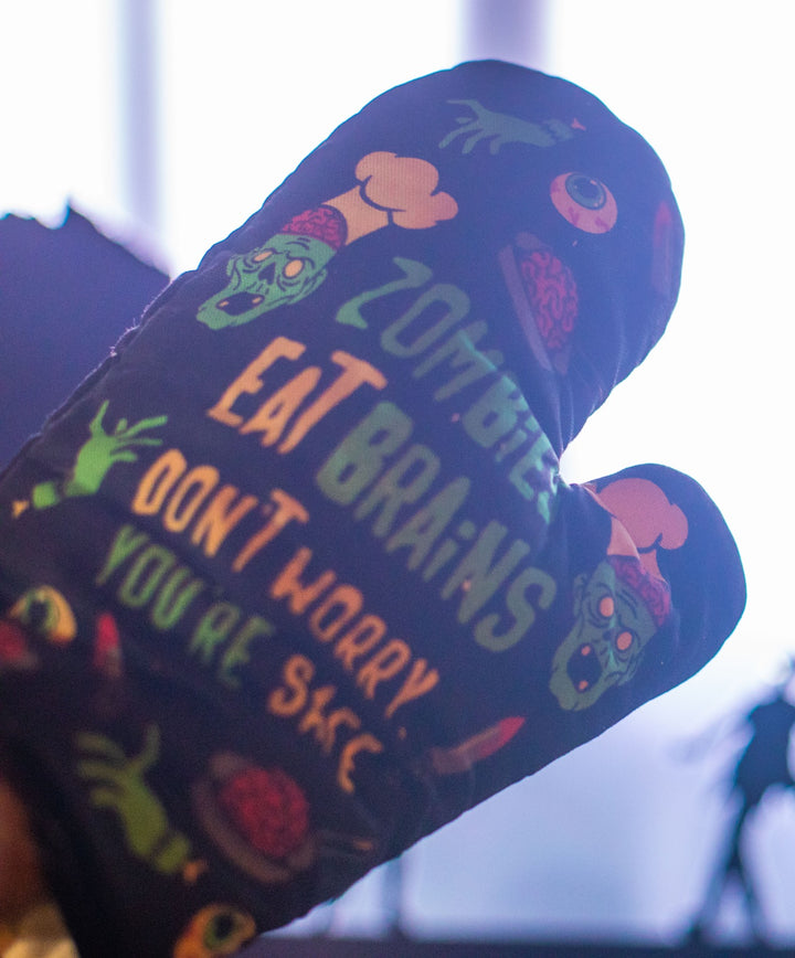 Zombies Eat Brains Oven Mitt Bakeware